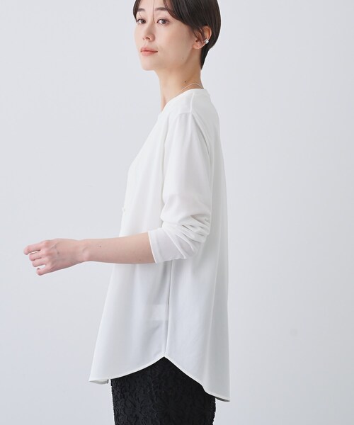 INDIVI（インディヴィ）の「【日本製／トリアセテート】ラウンドヘムカーディガン（カーディガン/ボレロ・レディース・ホワイト/ブラック・40/38/36/05/15 /13/19）」の4枚目の写真