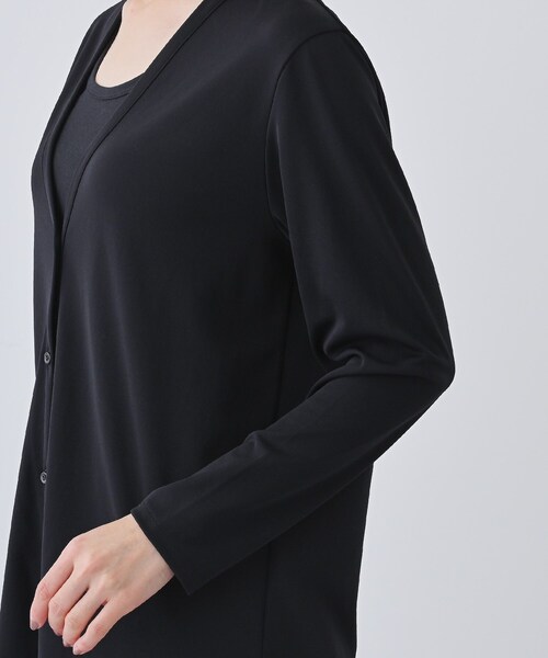 INDIVI（インディヴィ）の「【日本製／トリアセテート】ラウンドヘムカーディガン（カーディガン/ボレロ・レディース・ホワイト/ブラック・40/38/36/05/15 /13/19）」の16枚目の写真