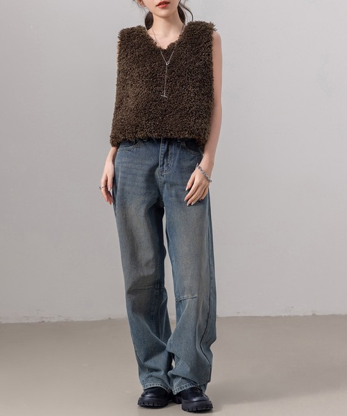 DAY CLOSET（デイ クローゼット）の「【ショート丈/裏地付き/Vネックで小顔魅せ】モコモコプードルファーベスト/ジレ レディース（ベスト・レディース・アイボリー/ブラック/ベージュ/ブラウン・FREE）」の19枚目の写真