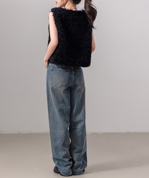 DAY CLOSET（デイ クローゼット）の「【ショート丈/裏地付き/Vネックで小顔魅せ】モコモコプードルファーベスト/ジレ レディース（ベスト・レディース・アイボリー/ブラック/ベージュ/ブラウン・FREE）」の16枚目の写真