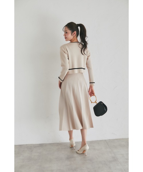 tocco closet（トッコ　クローゼット）の「プチリボン＆ビジュー付き配色ニットカーディガン（カーディガン/ボレロ・レディース・ベージュ/ブラック/オフホワイト・M）」の4枚目の写真