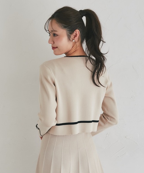 tocco closet（トッコ　クローゼット）の「プチリボン＆ビジュー付き配色ニットカーディガン（カーディガン/ボレロ・レディース・ベージュ/ブラック/オフホワイト・M）」の6枚目の写真