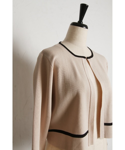 tocco closet（トッコ　クローゼット）の「プチリボン＆ビジュー付き配色ニットカーディガン（カーディガン/ボレロ・レディース・ベージュ/ブラック/オフホワイト・M）」の18枚目の写真