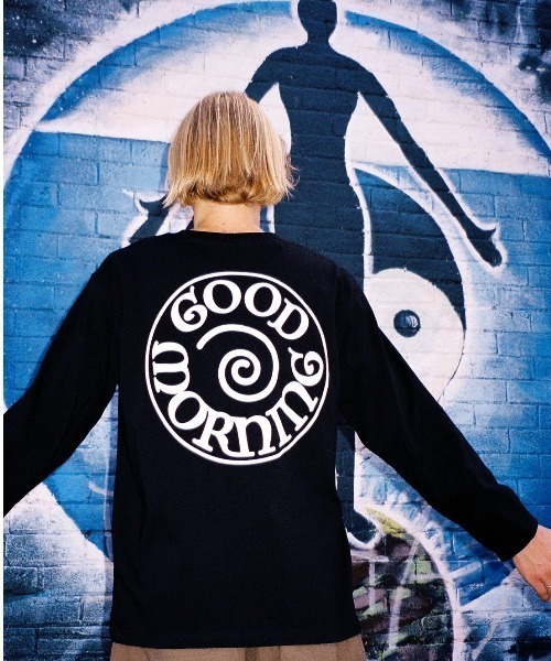 GOOD MORNING TAPES（グッドモーニングテープ）の「【Good Morning Tapes/グッドモーニングテープス】 SPIRAL LOGO LS TEE（Tシャツ/カットソー・メンズ・ブラック・L/M）」の5枚目の写真