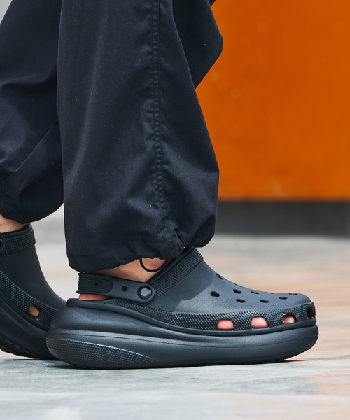 crocs(クロックス)の「【CROCS / クロックス】CRUSH CLOG/クロックス クロッグ/厚底/ユニセックス【WEB限定】(その他シューズ・メンズ・ブラック・8/9/10/7)」の11枚目の写真