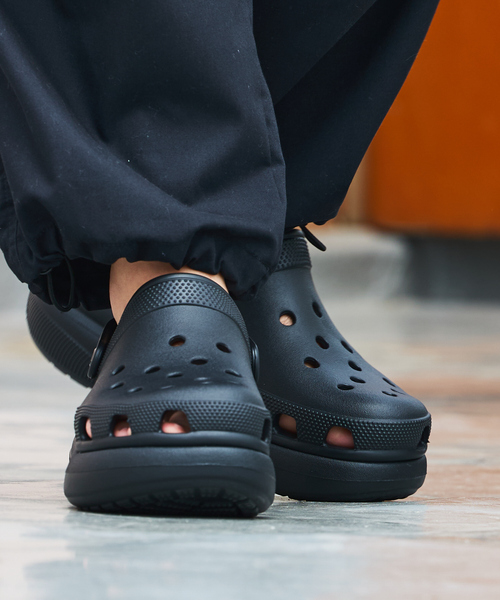 crocs(クロックス)の「【CROCS / クロックス】CRUSH CLOG/クロックス クロッグ/厚底/ユニセックス【WEB限定】(その他シューズ・メンズ・ブラック・8/9/10/7)」の12枚目の写真