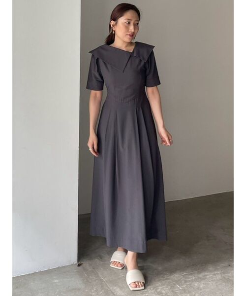 LAGUNAMOON(ラグナムーン)の「アシメカラーネックワンピース(ワンピース・レディース・チャコールグレー/アイボリー/グリーン・MEDIUM/SMALL)」の8枚目の写真