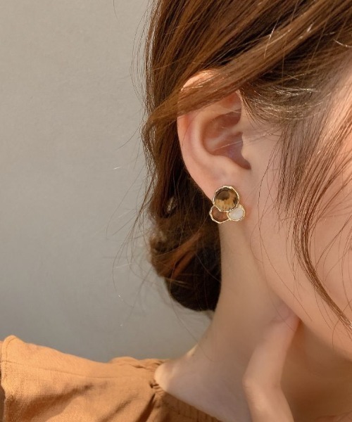Forcement(フォースメント)の「ヒョウ柄カラーブロッキングピアス(ピアス(両耳用)・レディース・ゴールド・ONESIZE)」の5枚目の写真