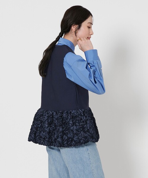 【新品】ユナイテッドアローズ フラワーサテン コンビ ベスト ニット ネイビー UNITED ARROWS（ユナイテッドアローズ）の「フラワー サテン コンビ