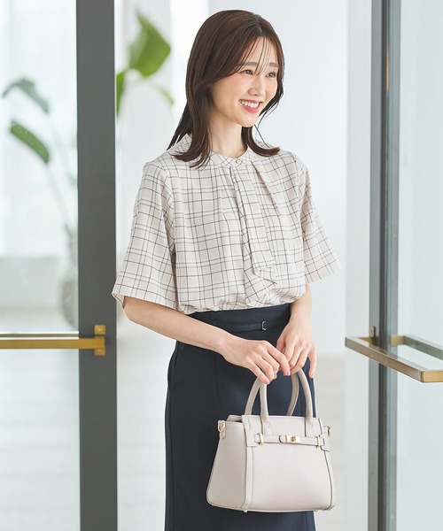 Honeys(ハニーズ)の「5分袖ボウタイブラウス(シャツ/ブラウス・レディース・ネイビー系/イエロー系その他/ネイビー/ホワイト系その他/ピンク/ホワイト/ベージュ系その他・3L/L/LL/M/S)」の21枚目の写真