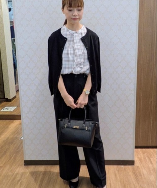 Honeys(ハニーズ)の「5分袖ボウタイブラウス(シャツ/ブラウス・レディース・ネイビー系/イエロー系その他/ネイビー/ホワイト系その他/ピンク/ホワイト/ベージュ系その他・3L/L/LL/M/S)」の8枚目の写真