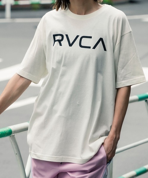RVCA(ルーカ)の「RVCA メンズ RVCA PFP SS Tシャツ 【2025年夏モデル】/ルーカ半袖ロゴTシャツ(Tシャツ/カットソー・メンズ・グリーン系その他/ピンク/ホワイト/ブラック・SMALL/MEDIUM/X-LARGE/LARGE)」の2枚目の写真