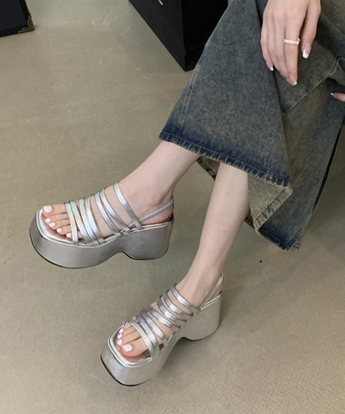 Miniministore(ミニミニストア)の「厚底サンダル ストラップサンダル 美脚夏(サンダル・レディース・シルバー/アイボリー/ブラック・24.0cm/23.0cm/23.5cm/22.5cm/25.0cm/24.5cm)」の9枚目の写真