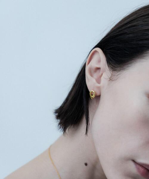 SMELLY(スメリー)の「SMELLY so’ asymmetric solid pierce(ピアス(両耳用)・レディース・ゴールド・-)」の3枚目の写真