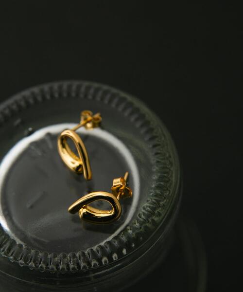 SMELLY(スメリー)の「SMELLY so’ asymmetric solid pierce(ピアス(両耳用)・レディース・ゴールド・-)」の7枚目の写真