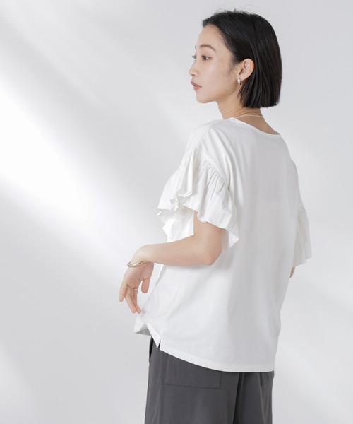 NANO universe（ナノユニバース）の「STORATECH 機能素材フレアデザインスリーブトップス（Tシャツ/カットソー・レディース・ブラック/カーキ/ホワイト・FREE）」の4枚目の写真