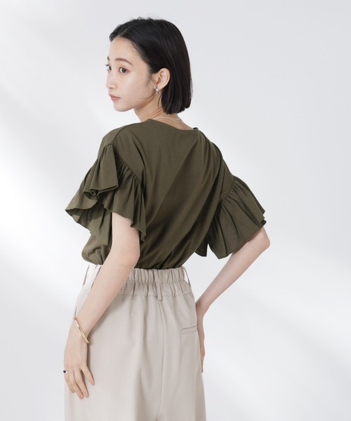 NANO universe（ナノユニバース）の「STORATECH 機能素材フレアデザインスリーブトップス（Tシャツ/カットソー・レディース・ブラック/カーキ/ホワイト・FREE）」の14枚目の写真