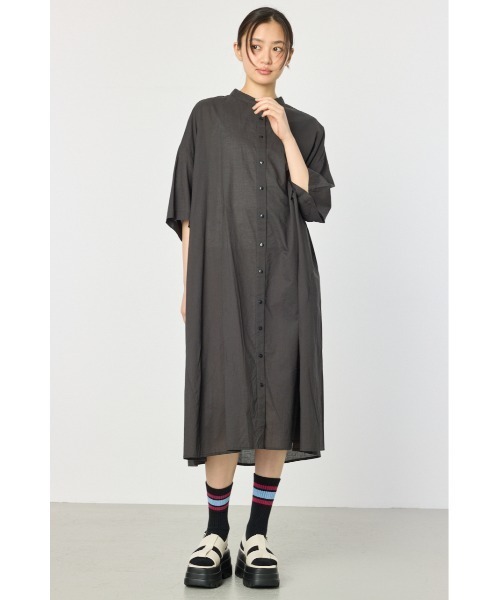 RODEO CROWNS WIDE BOWL（ロデオクラウンズワイドボウル）の「バンドカラールーズワンピース（ワンピース・レディース・ベージュ/ブルー系その他/ブラック系その他/チャコールグレー・FREE）」の10枚目の写真