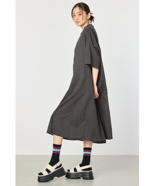 RODEO CROWNS WIDE BOWL（ロデオクラウンズワイドボウル）の「バンドカラールーズワンピース（ワンピース・レディース・ベージュ/ブルー系その他/ブラック系その他/チャコールグレー・FREE）」の13枚目の写真