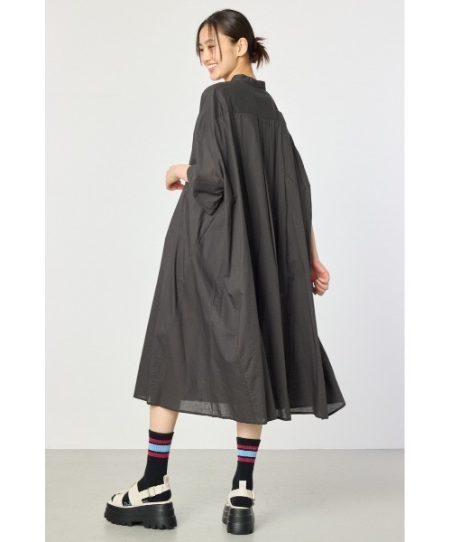 RODEO CROWNS WIDE BOWL（ロデオクラウンズワイドボウル）の「バンドカラールーズワンピース（ワンピース・レディース・ベージュ/ブルー系その他/ブラック系その他/チャコールグレー・FREE）」の14枚目の写真