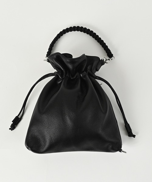 ADAM PATEK（アダムパテック）の「【ADAMPATEK】new shrink leather drawstring mini bag/レザー巾着ミニバッグ(AP2519037)（ハンドバッグ・レディース・ブラック・FREE）」の2枚目の写真