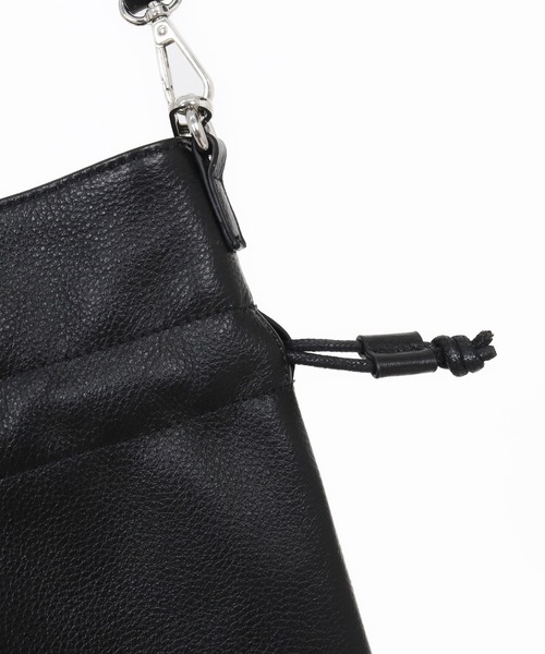 ADAM PATEK（アダムパテック）の「【ADAMPATEK】new shrink leather drawstring mini bag/レザー巾着ミニバッグ(AP2519037)（ハンドバッグ・レディース・ブラック・FREE）」の8枚目の写真