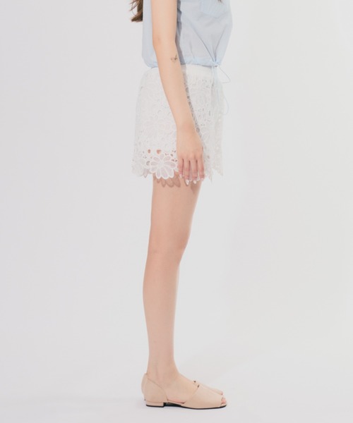 JilLA(ジルア)の「Flower Lace Short pants / フラワーレースショートパンツ(スウェットパンツ・レディース・ホワイト/ブラック・FREE)」の14枚目の写真