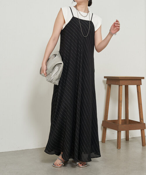 Jena espace merveilleux（ジェナ　エスパスメルヴェイユ）の「リネンリラックスキャミワンピース（ワンピース・レディース・ブラック/パープル/ライトグレー・FREE）」の4枚目の写真