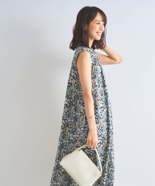 un dix cors(アンディコール)の「《主役級アイテム》ノースリーブ花柄ワンピース(ワンピース・レディース・ブラック・FREE)」の3枚目の写真