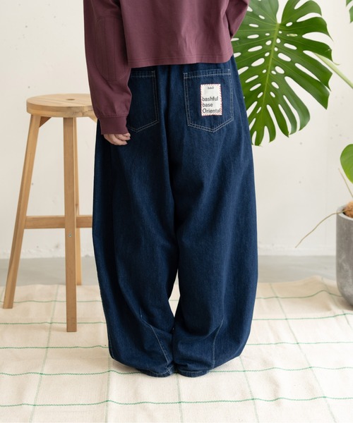 bashful base Oriental（バッシュフルベースオリエンタル）の「【新色&新サイズ追加！/bbO】イージーコクーンワイドデニムパンツ（デニムパンツ・メンズ・ネイビー/ブラック/ライトブルー・MEDIUM/LARGE/SMALL）」の19枚目の写真