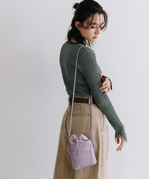 Beau're(ヴュレ)の「BEAURE Mini Drawstring Pouch ショルダー Bag(ショルダーバッグ・レディース・ブラウン/パープル系その他/ブラック/シルバー・FREE)」の1枚目の写真