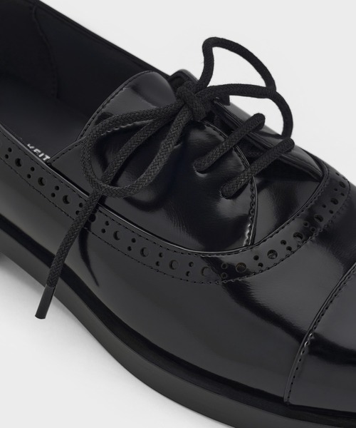 CHARLES & KEITH(チャールズ & キース)の「ブローグダービー(ローファー・レディース・ブラック系その他7/ブラウン系その他7・25.5cm/25cm/24.5cm/23.5cm/23cm/22.5cm)」の5枚目の写真