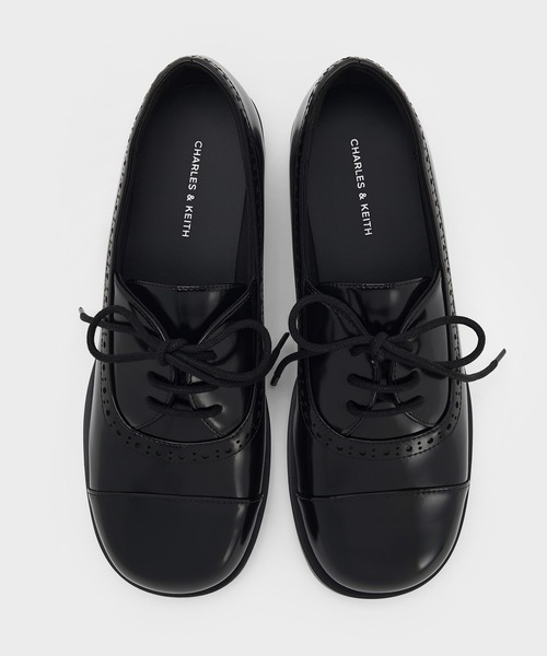 CHARLES & KEITH(チャールズ & キース)の「ブローグダービー(ローファー・レディース・ブラック系その他7/ブラウン系その他7・25.5cm/25cm/24.5cm/23.5cm/23cm/22.5cm)」の6枚目の写真