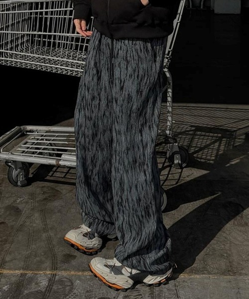 ASCLO（エジュクロ）の「ASCLO／プリーツプリントパンツ（その他パンツ・メンズ・カーキ/ブラック・FREE）」の2枚目の写真