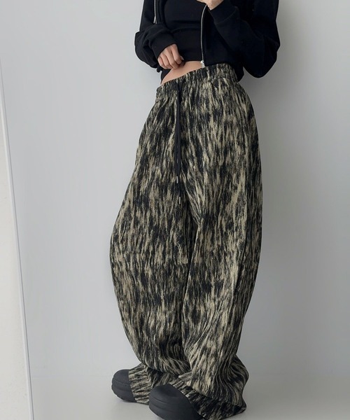 ASCLO（エジュクロ）の「ASCLO／プリーツプリントパンツ（その他パンツ・メンズ・カーキ/ブラック・FREE）」の9枚目の写真