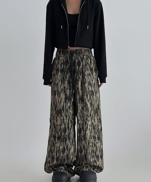 ASCLO（エジュクロ）の「ASCLO／プリーツプリントパンツ（その他パンツ・メンズ・カーキ/ブラック・FREE）」の8枚目の写真