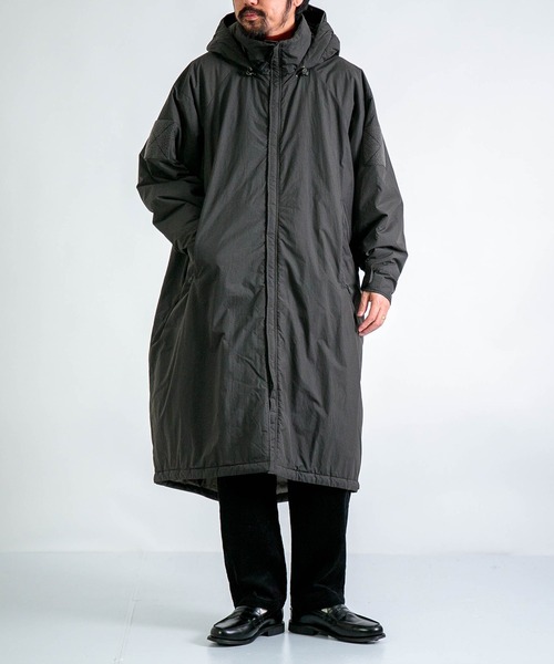 WILD THINGS（ワイルドシングス）の「[WILD THINGS] TRANPORT PARKA / トランスポートパーカー（ダウンジャケット/コート・メンズ・ライトオリーブ/ブラック・L/M）」の3枚目の写真