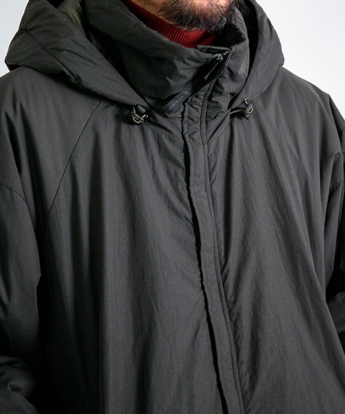 WILD THINGS（ワイルドシングス）の「[WILD THINGS] TRANPORT PARKA / トランスポートパーカー（ダウンジャケット/コート・メンズ・ライトオリーブ/ブラック・L/M）」の14枚目の写真