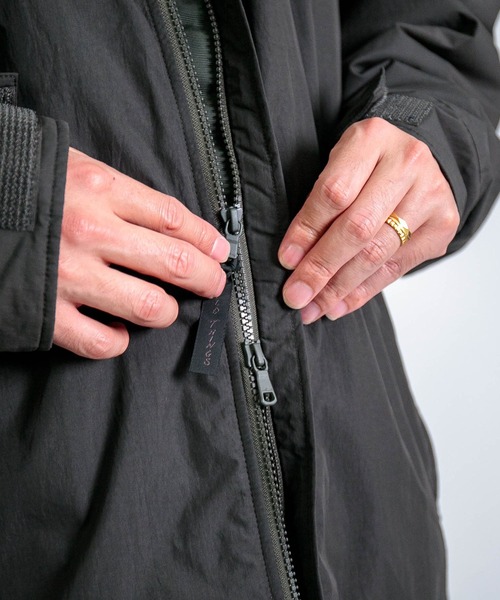 WILD THINGS（ワイルドシングス）の「[WILD THINGS] TRANPORT PARKA / トランスポートパーカー（ダウンジャケット/コート・メンズ・ライトオリーブ/ブラック・L/M）」の17枚目の写真