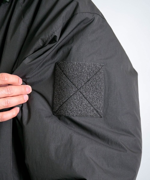 WILD THINGS（ワイルドシングス）の「[WILD THINGS] TRANPORT PARKA / トランスポートパーカー（ダウンジャケット/コート・メンズ・ライトオリーブ/ブラック・L/M）」の18枚目の写真