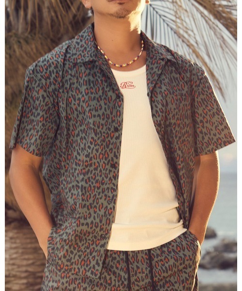 SUNS by #Re:room(サンズバイリルーム)の「カラーレオパードシャツ(シャツ/ブラウス・メンズ・カーキ/ブルー/ベージュ・SMALL/MEDIUM)」の2枚目の写真
