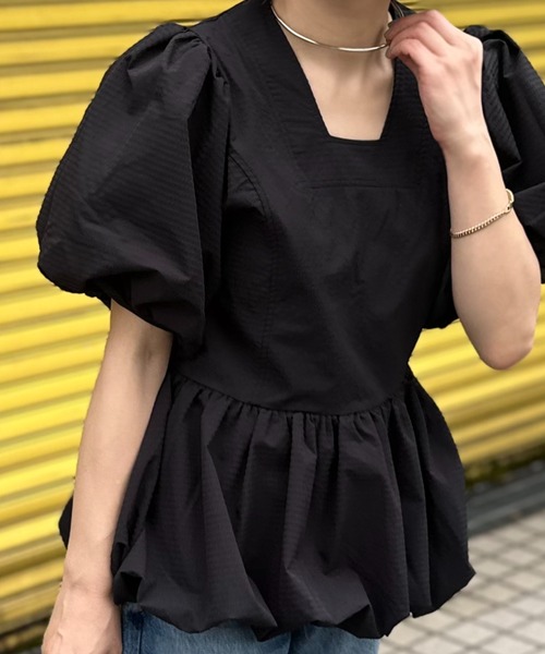 mi via loca（ミヴィアロカ）の「バルーンペプラムトップス（シャツ/ブラウス・レディース・ブラック/ピンク/ホワイト・FREE）」の4枚目の写真