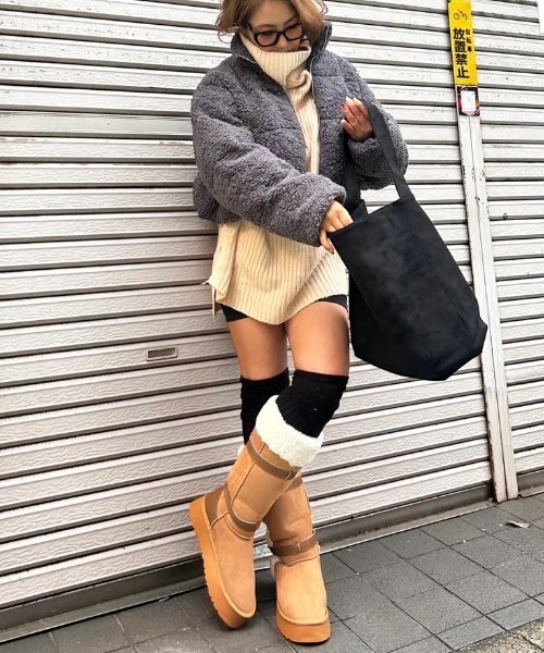 ipugo(イプゴ)の「ipugo ロング丈ムートンブーツ 冬服(ブーツ・レディース・ベージュ・25.0cm/24.0cm/23.0cm)」の4枚目の写真
