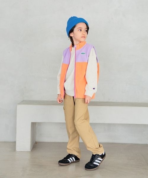Champion（チャンピオン）の「【Champion(チャンピオン)】別注ルーズフィットプルオーバー(KIDS)（スウェット・キッズ・ブラウン/グリーン/オートミール/パープル・120cm/130cm/140cm/150cm）」の15枚目の写真