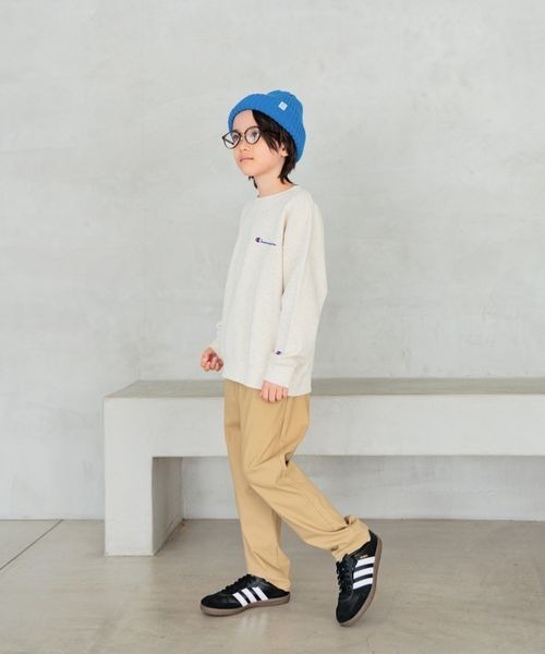 Champion（チャンピオン）の「【Champion(チャンピオン)】別注ルーズフィットプルオーバー(KIDS)（スウェット・キッズ・ブラウン/グリーン/オートミール/パープル・120cm/130cm/140cm/150cm）」の16枚目の写真