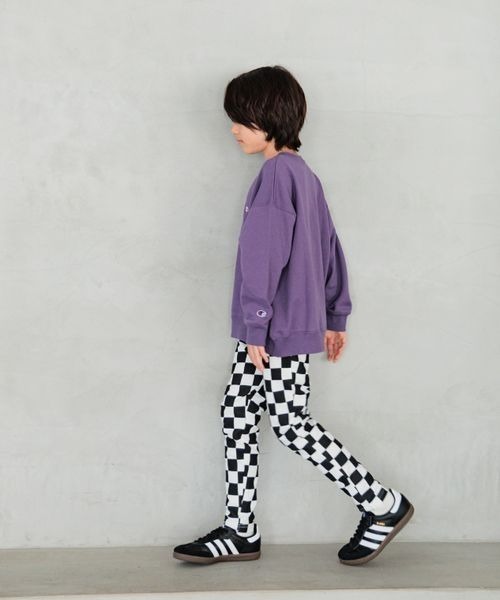 Champion（チャンピオン）の「【Champion(チャンピオン)】別注ルーズフィットプルオーバー(KIDS)（スウェット・キッズ・ブラウン/グリーン/オートミール/パープル・120cm/130cm/140cm/150cm）」の22枚目の写真