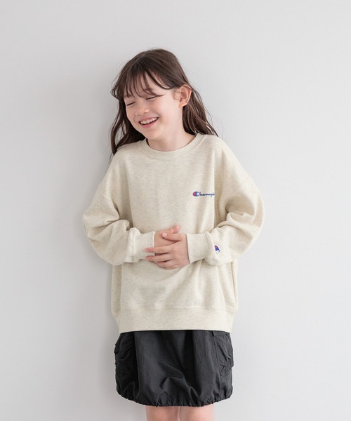 Champion（チャンピオン）の「【Champion(チャンピオン)】別注ルーズフィットプルオーバー(KIDS)（スウェット・キッズ・ブラウン/グリーン/オートミール/パープル・120cm/130cm/140cm/150cm）」の14枚目の写真