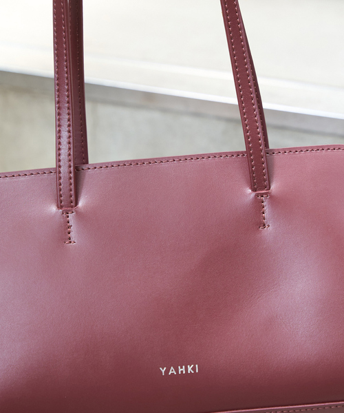 YAHKI(ヤーキ)の「【YAHKI /ヤーキ】SOFT W FACE 横長ショルダーバッグ(ショルダーバッグ・レディース・ワイン/ブラック・フリー)」の12枚目の写真