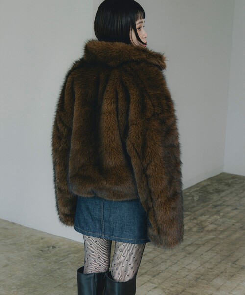 CAROLINA GLASER（カロリナ グレイサー）の「Mai / ファーコート（ブルゾン・レディース・ブラウン/グレー・ONE SIZE）」の22枚目の写真