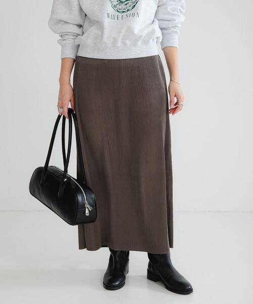 URBAN RESEARCH（アーバンリサーチ）の「サテンプリーツストレートラインスカート（スカート・レディース・ベージュ/カーキ・FREE）」の2枚目の写真
